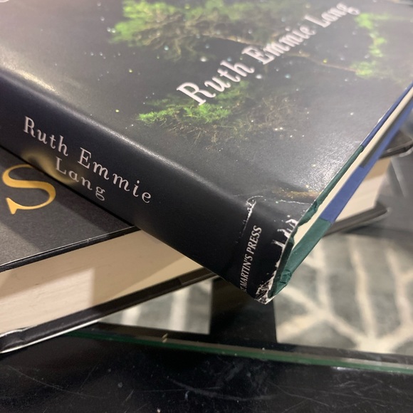 📚- Beasts of Extraordinary Circumstance - Picture 2 of 3